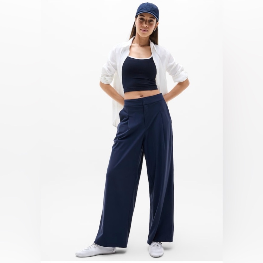 NWOT-Athleta  Navy Pinnacle Trouser, Size 8